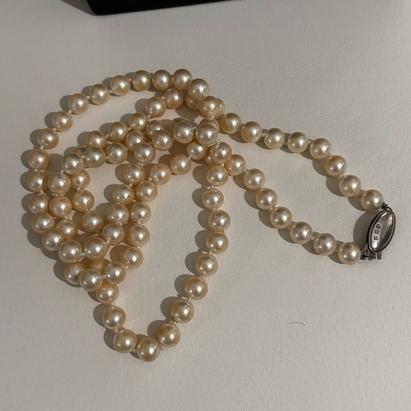 Ralph Lauren Collections glass pearls necklace - Picture 6 of 6